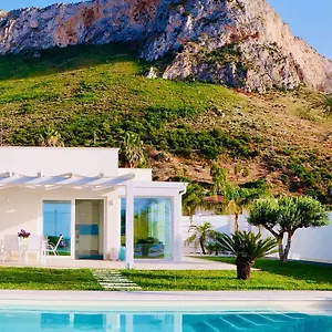 https://golden-holiday.palermohotels.org